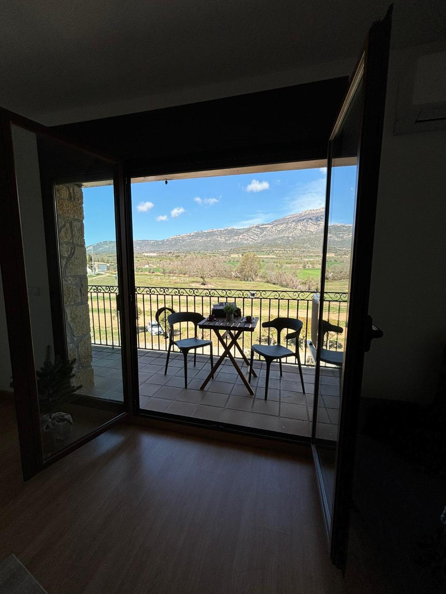 L'empalme D'ager Apartment *